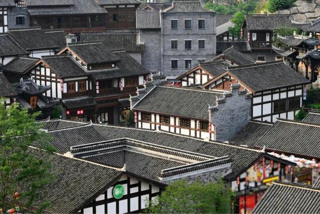 华为，这下不装了！纯血鸿蒙问世，全球第三大操作系统诞生，彻底淘汰安卓App